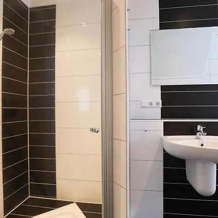 Duenenhaeuser Haus 8 A بيت للعطل *